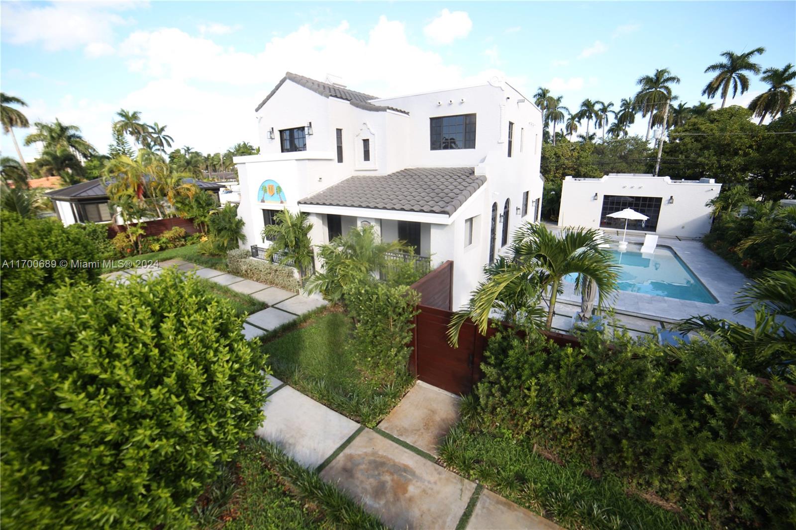 1345 Hollywood Blvd, Hollywood FL 33019