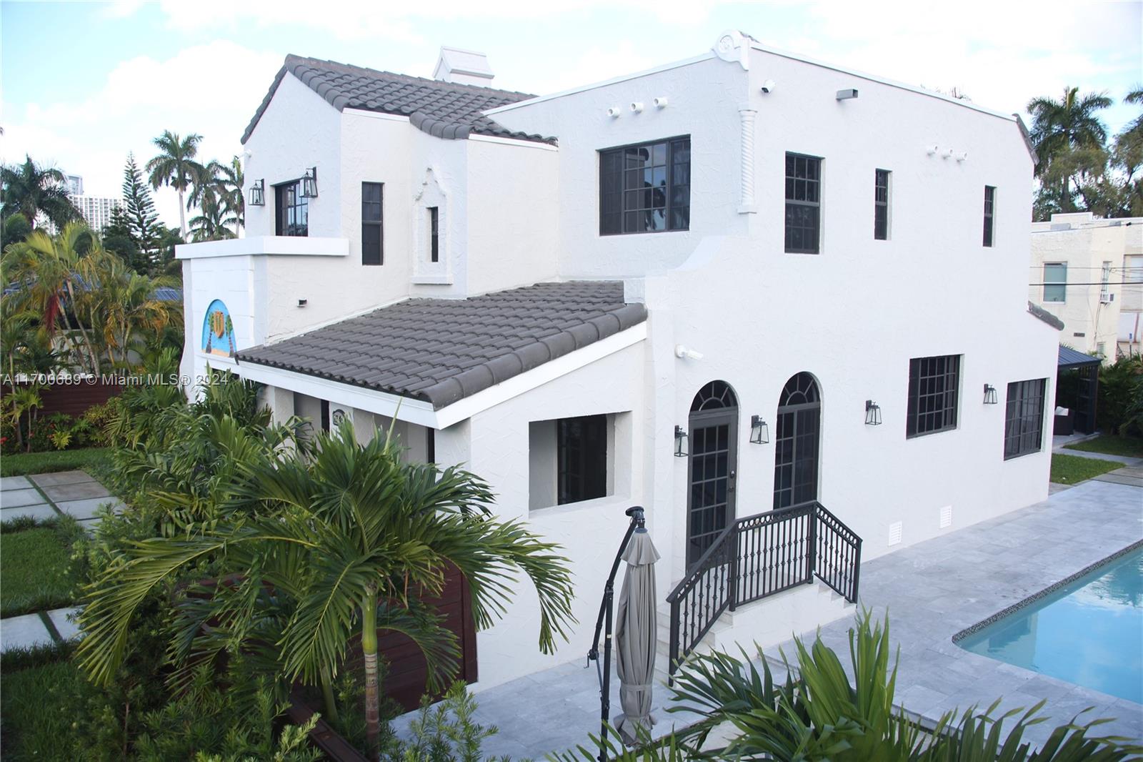 1345 Hollywood Blvd, Hollywood FL 33019