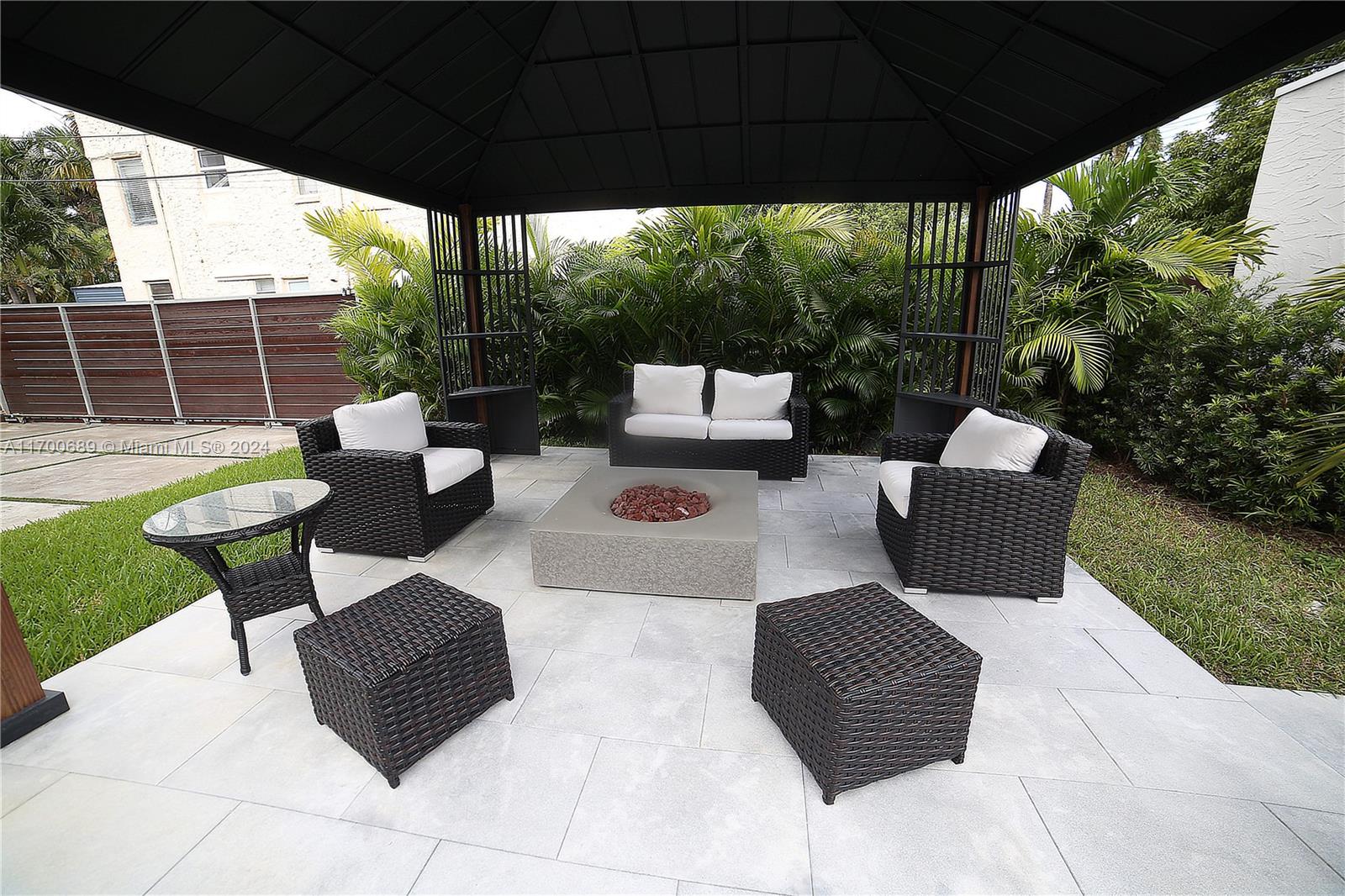 1345 Hollywood Blvd, Hollywood FL 33019