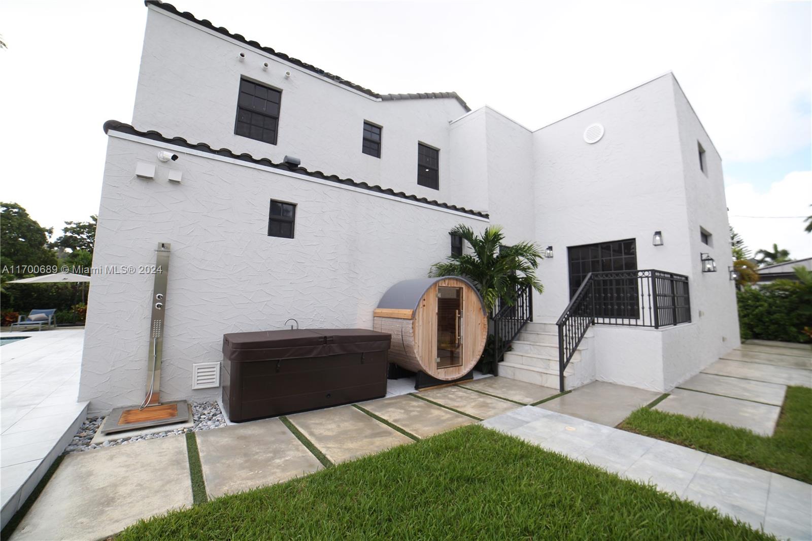 1345 Hollywood Blvd, Hollywood FL 33019