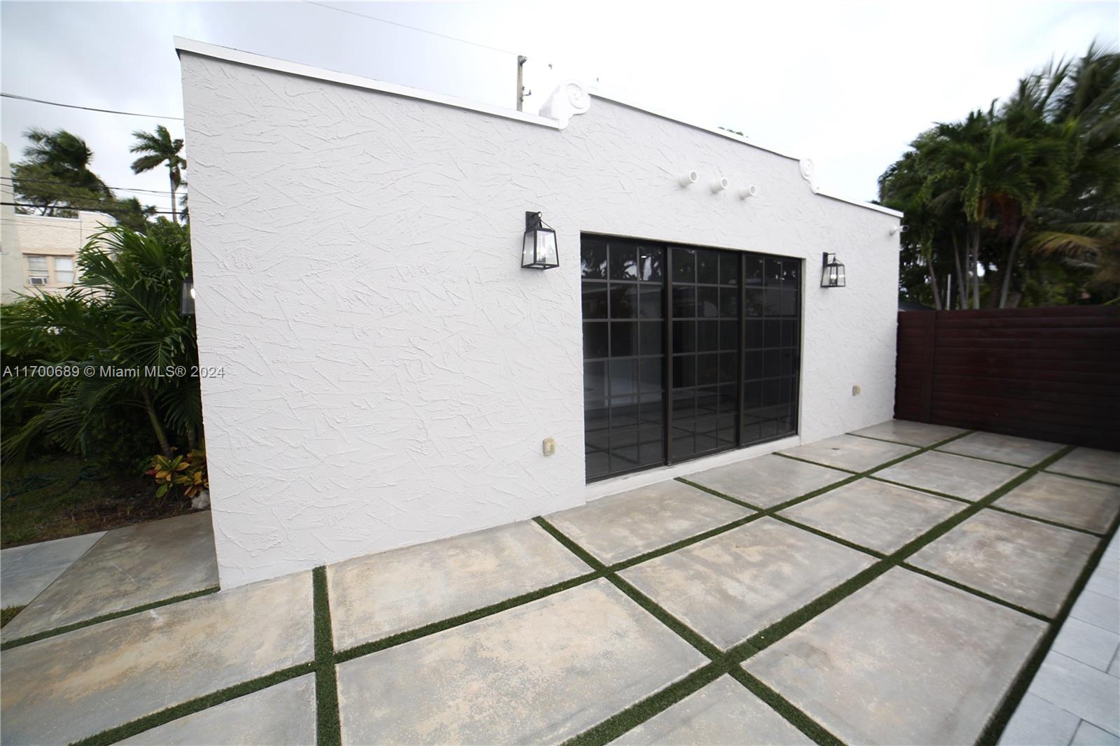 1345 Hollywood Blvd, Hollywood FL 33019