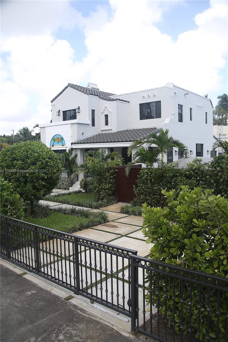 1345 Hollywood Blvd, Hollywood FL 33019
