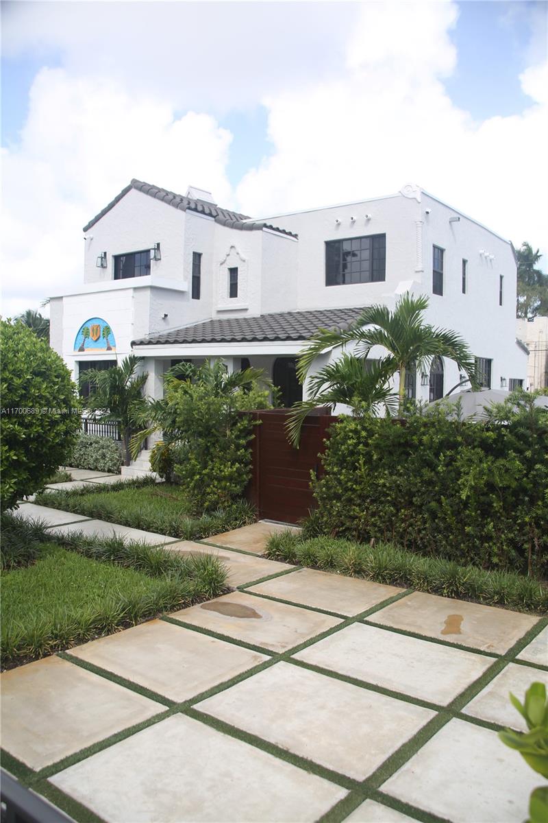 1345 Hollywood Blvd, Hollywood FL 33019