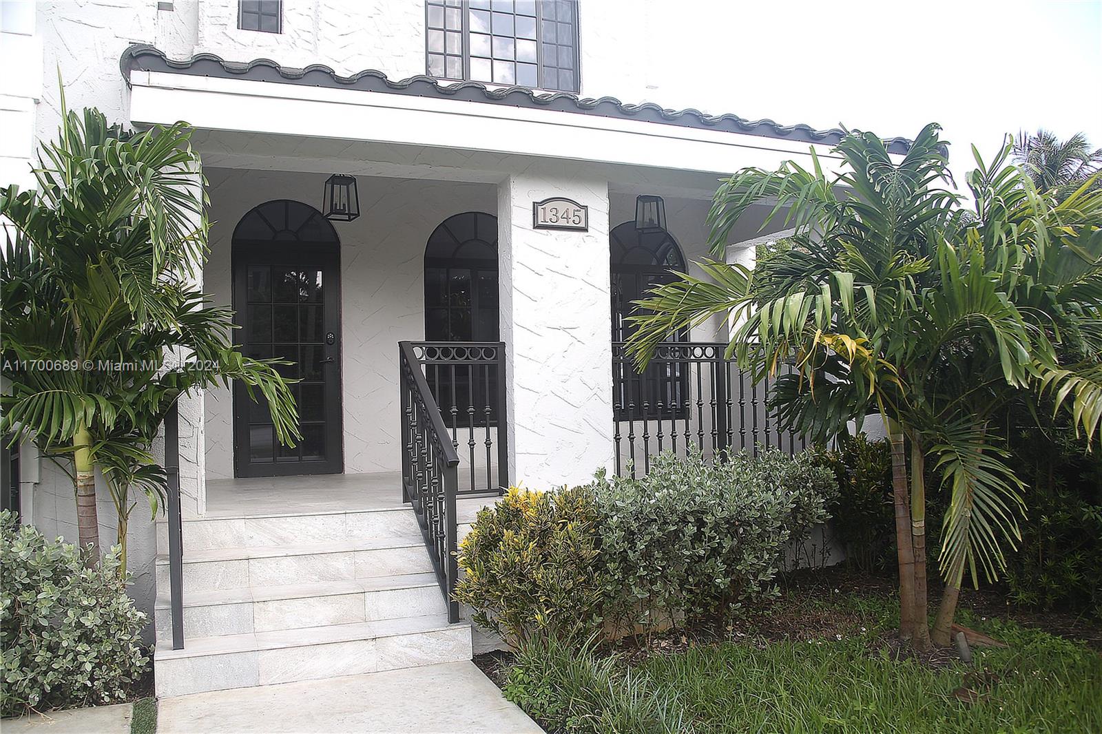 1345 Hollywood Blvd, Hollywood FL 33019
