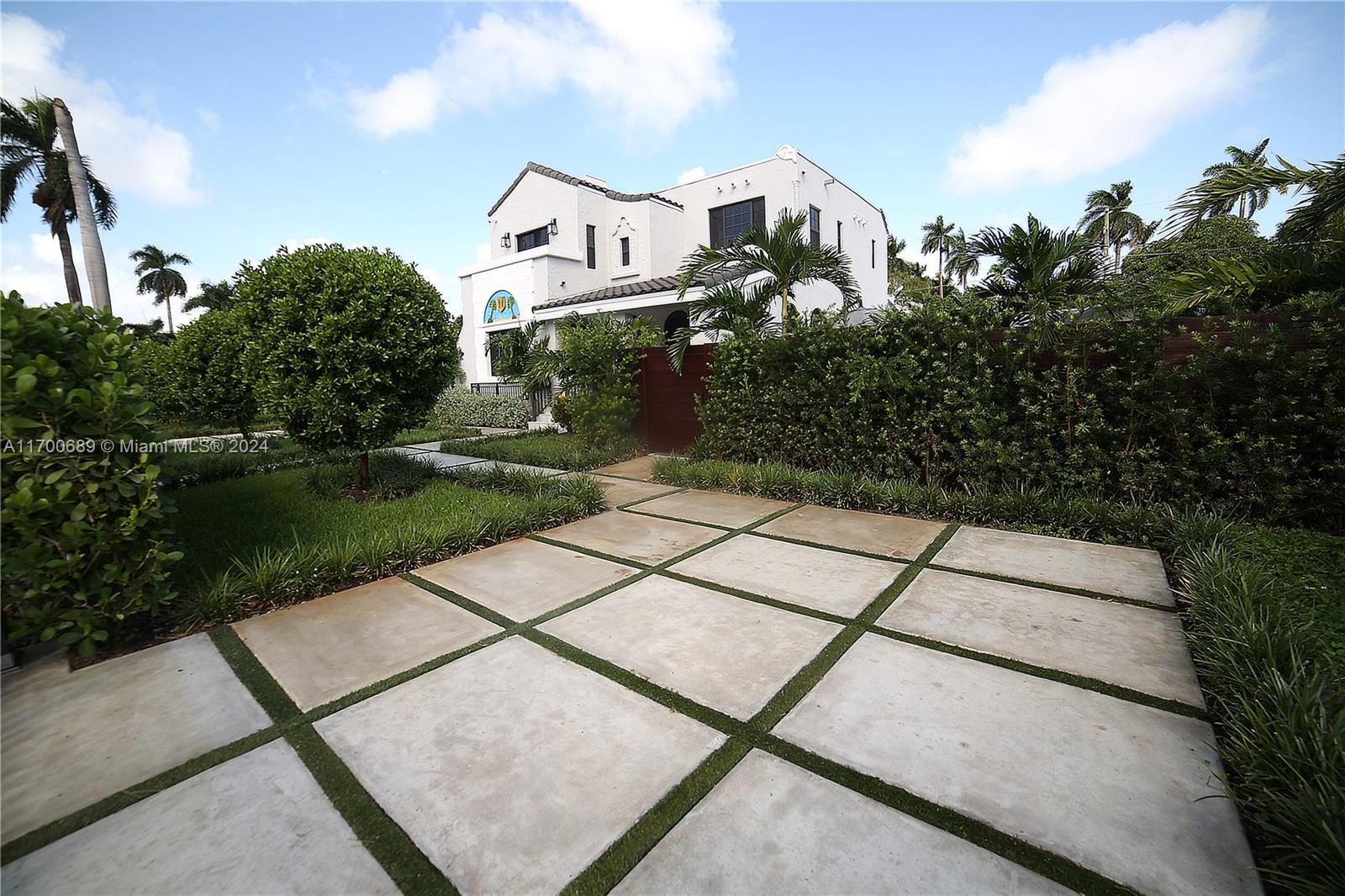 1345 Hollywood Blvd, Hollywood FL 33019