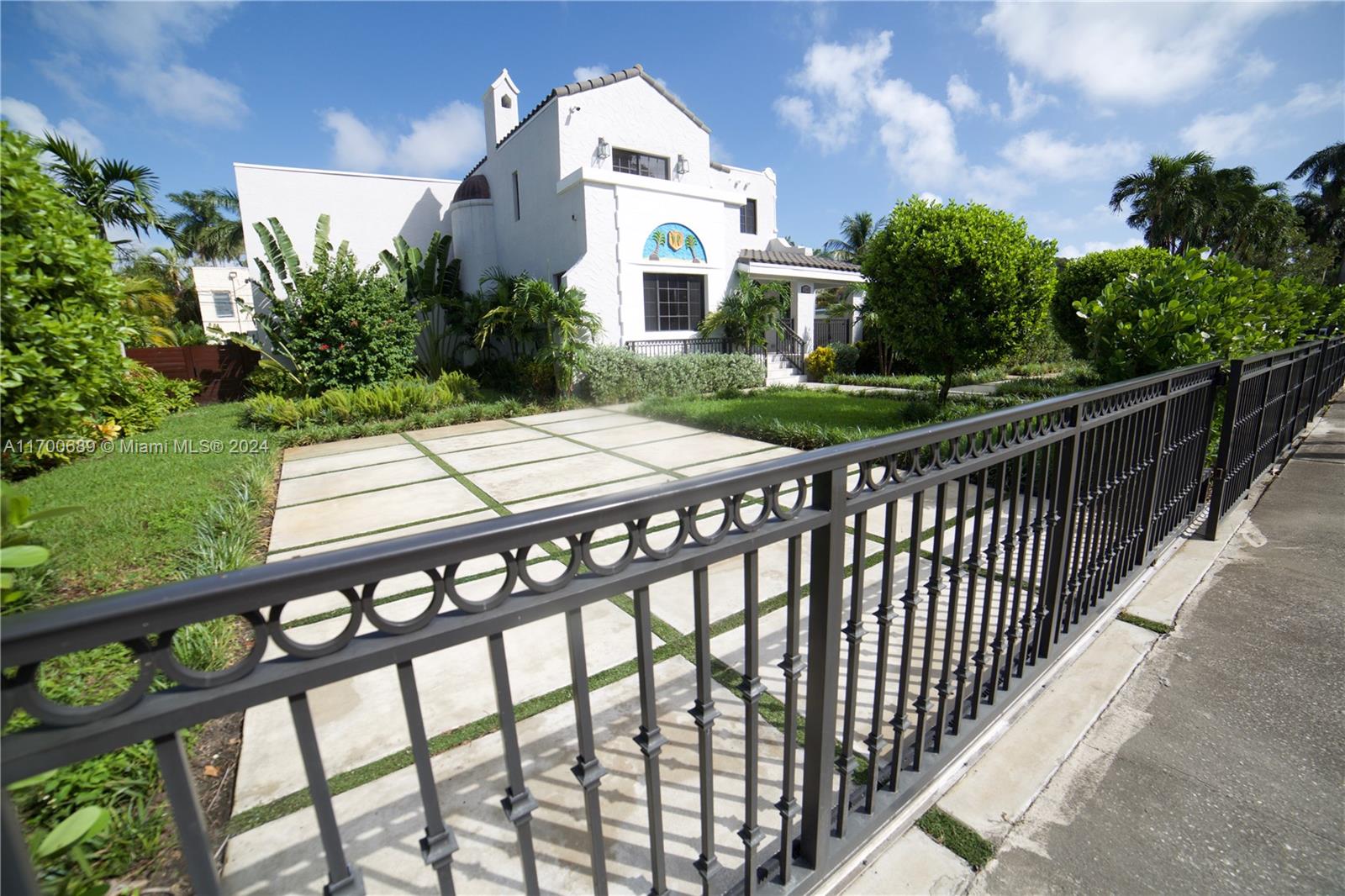 1345 Hollywood Blvd, Hollywood FL 33019
