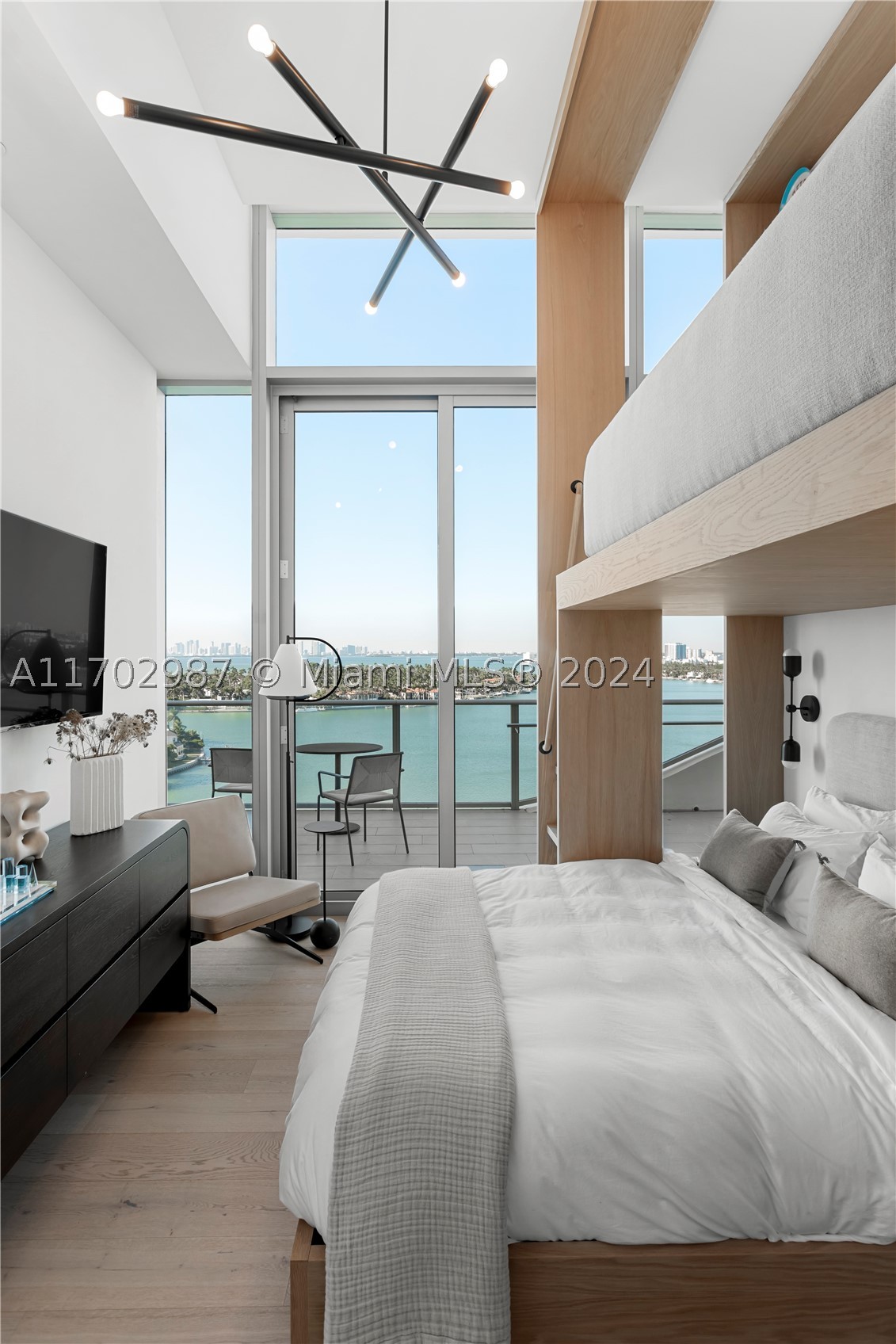 6800 Indian Creek Dr #PH2, Miami Beach FL 33141