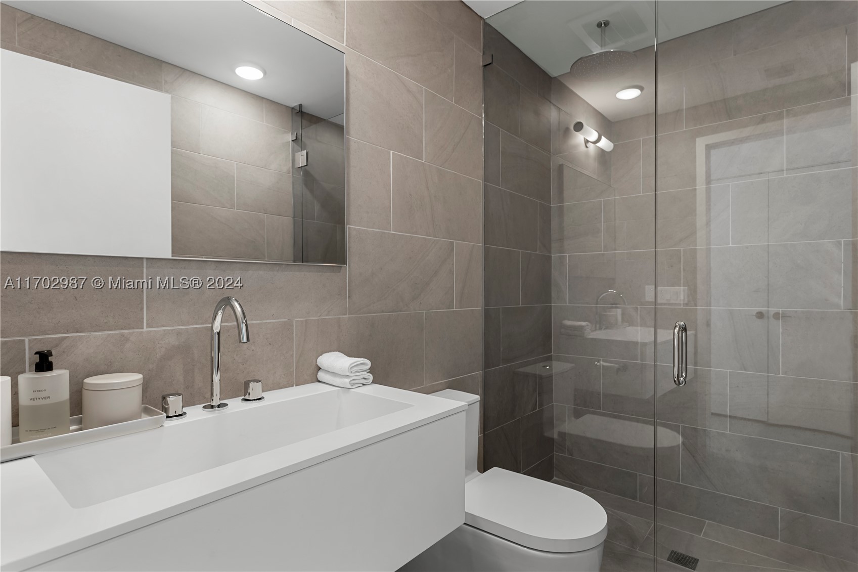 6800 Indian Creek Dr #PH2, Miami Beach FL 33141