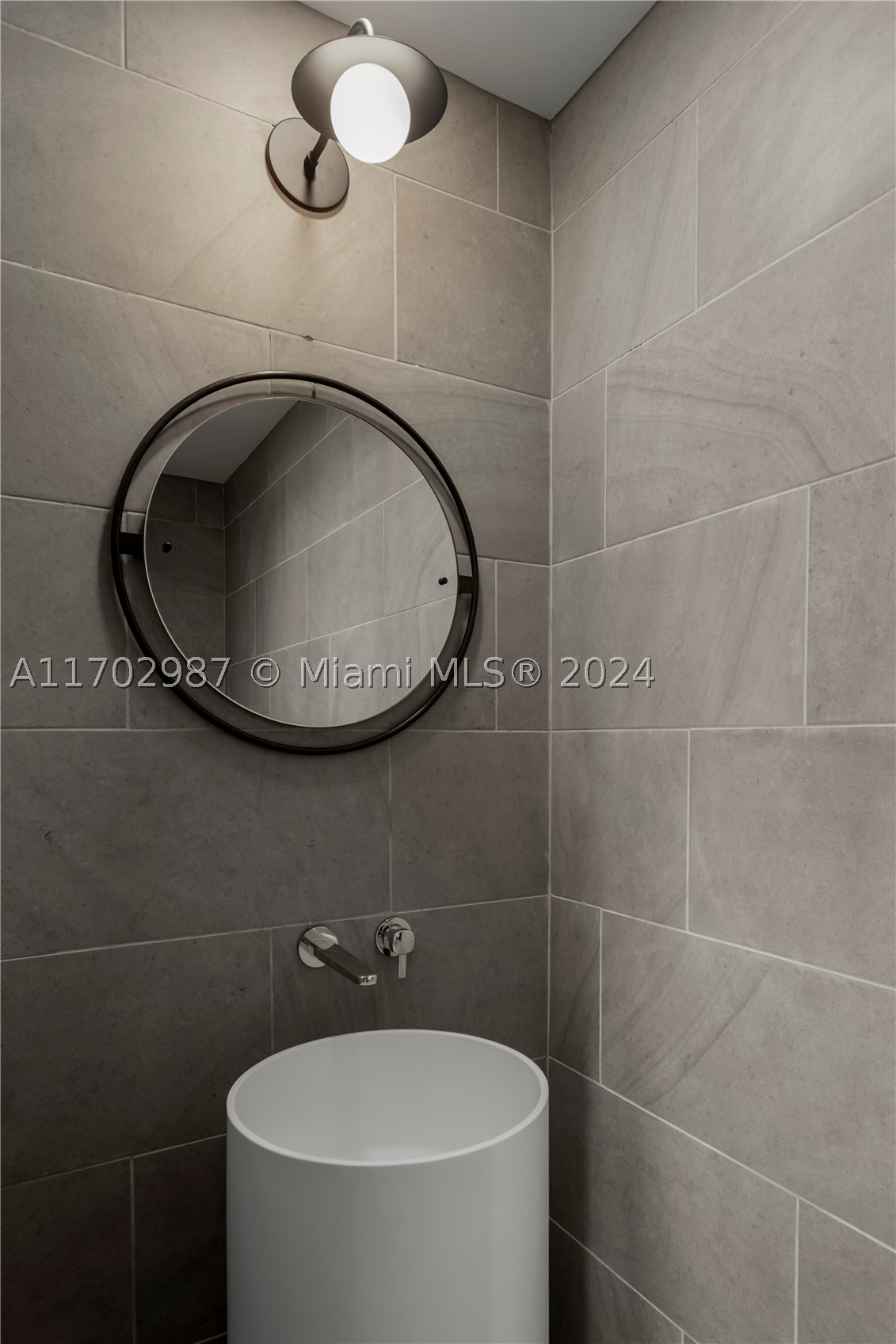 6800 Indian Creek Dr #PH2, Miami Beach FL 33141