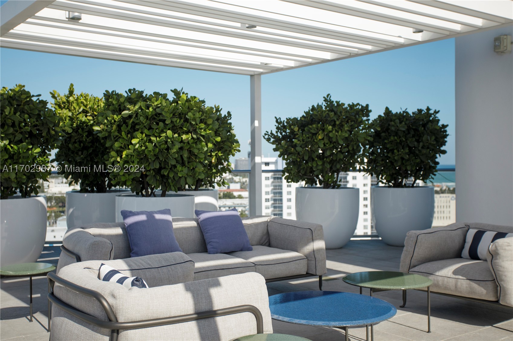 6800 Indian Creek Dr #PH2, Miami Beach FL 33141