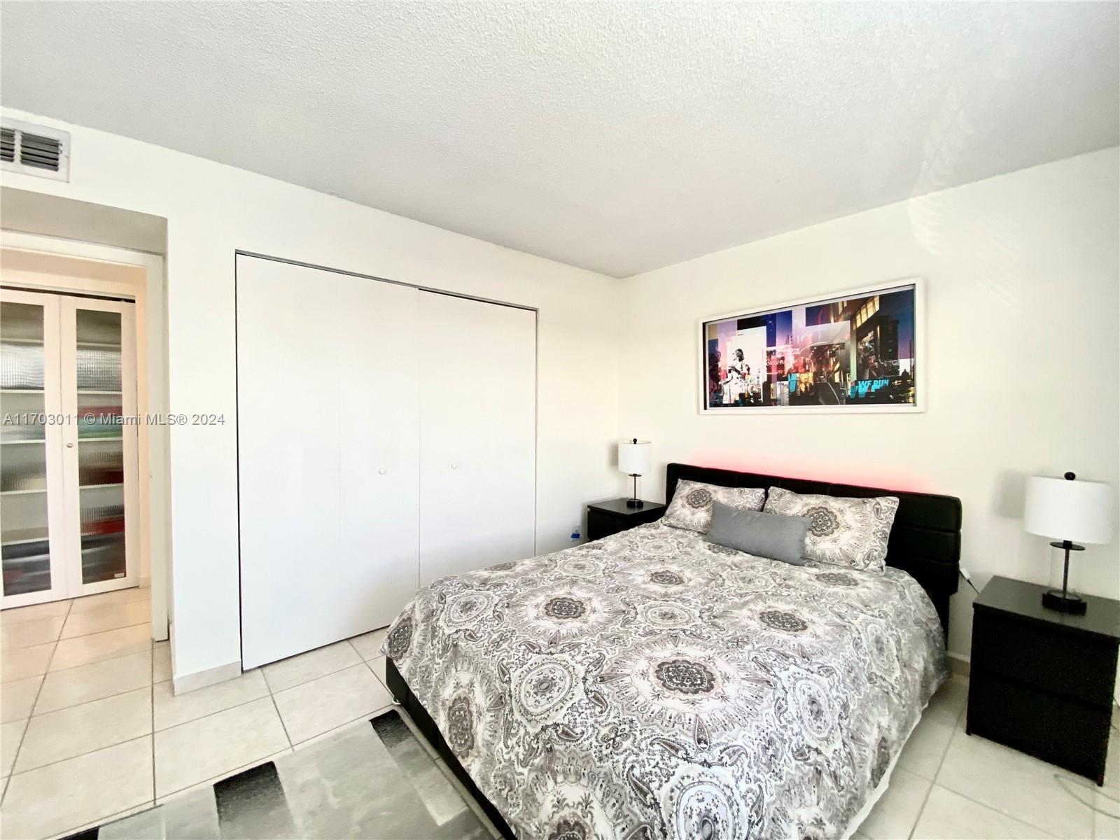 401 Golden Isles Dr #505, Hallandale Beach FL 33009