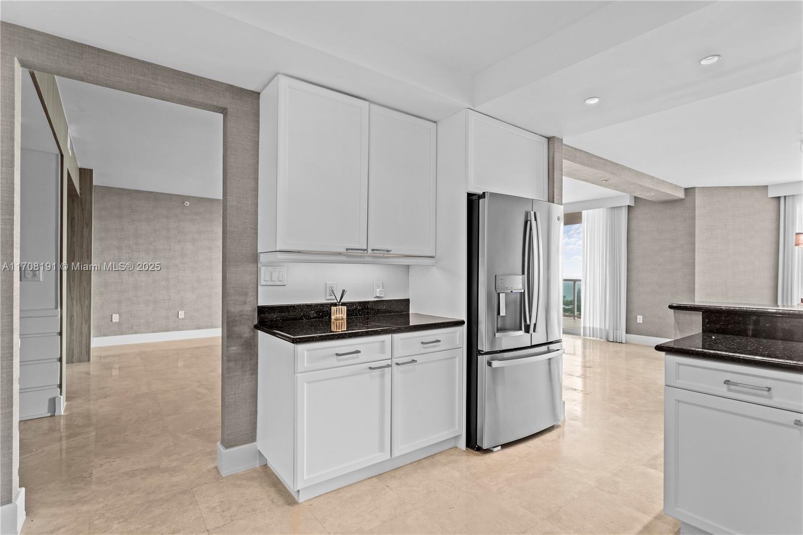 20201 E Country Club Dr #1902, Aventura FL 33180