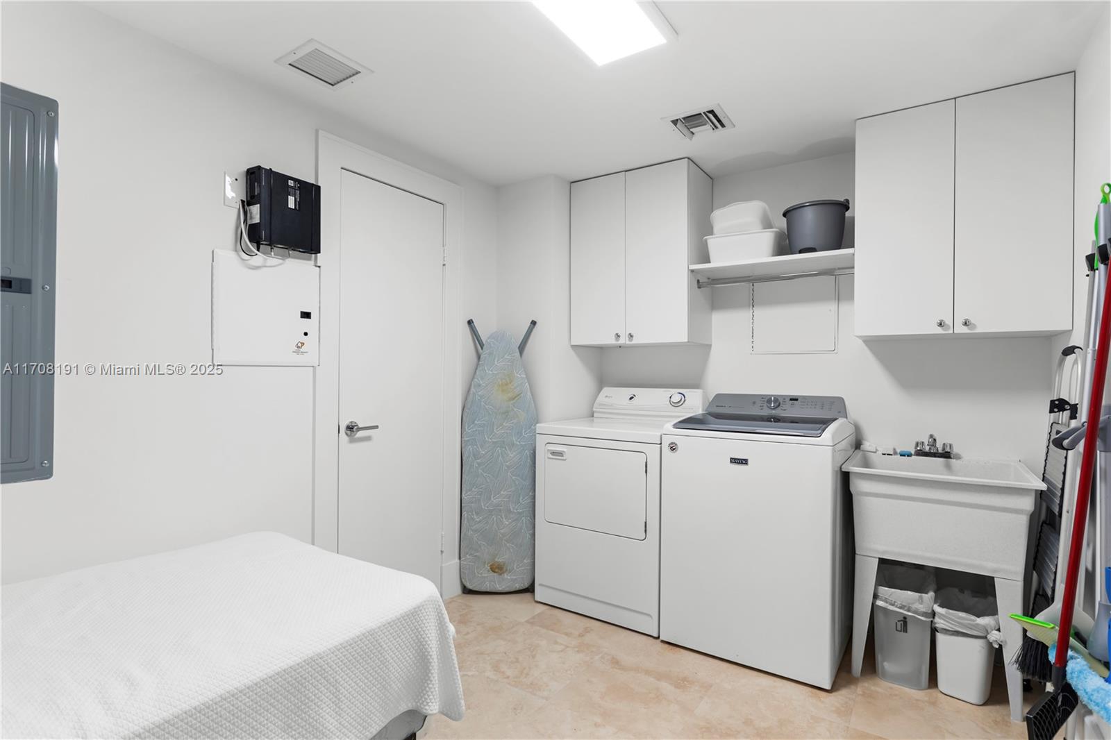 20201 E Country Club Dr #1902, Aventura FL 33180