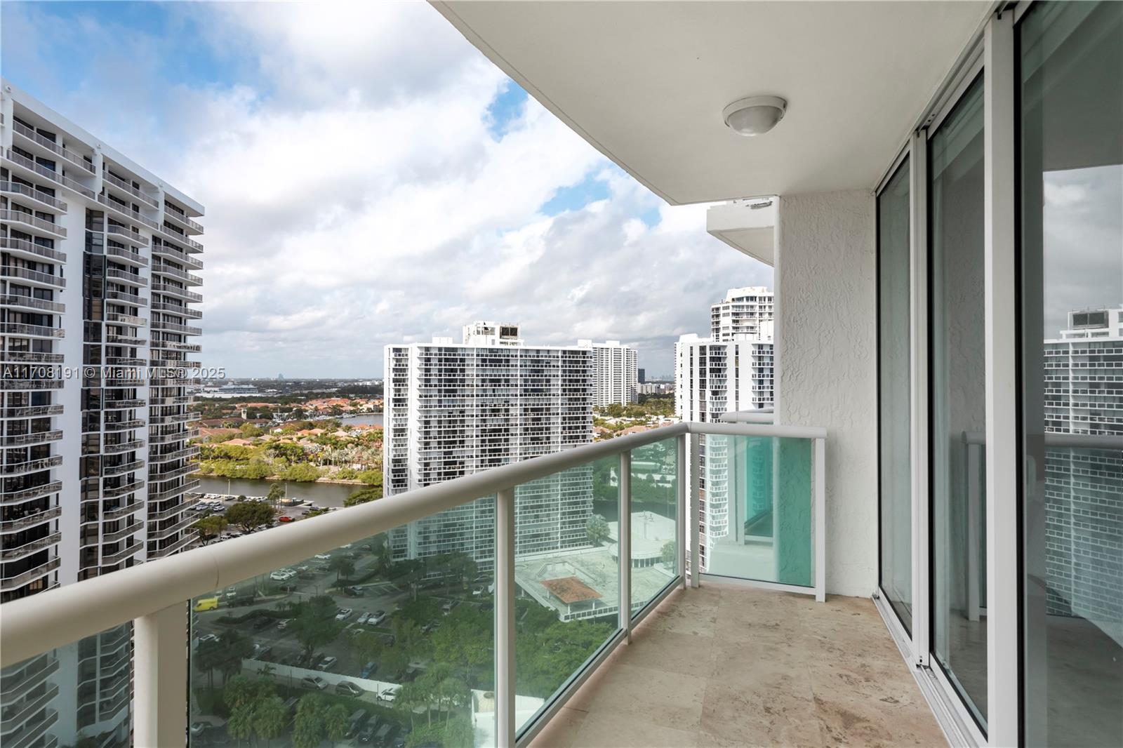 20201 E Country Club Dr #1902, Aventura FL 33180