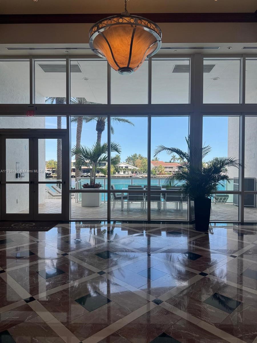 20201 E Country Club Dr #1902, Aventura FL 33180