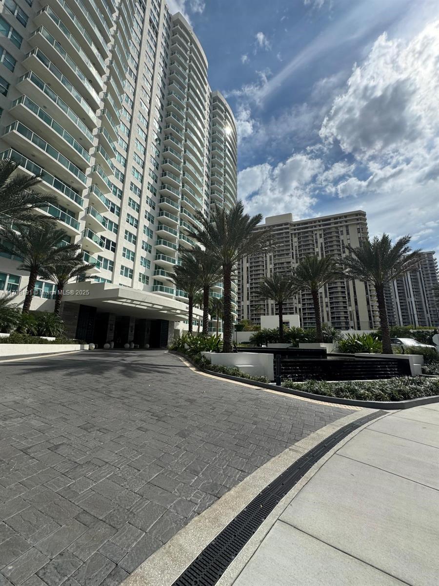 20201 E Country Club Dr #1902, Aventura FL 33180