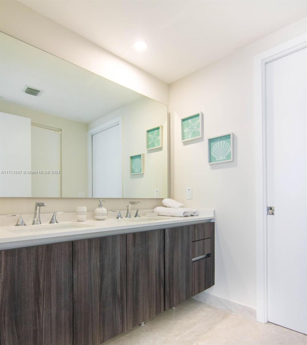 488 NE 18th St #2705, Miami FL 33132