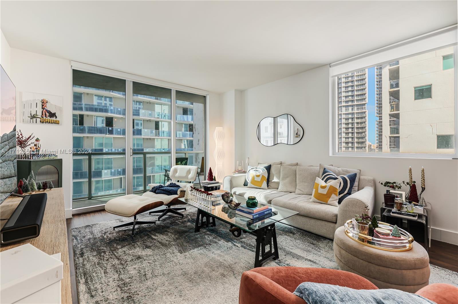 55 SE 6th St #3407, Miami FL 33131