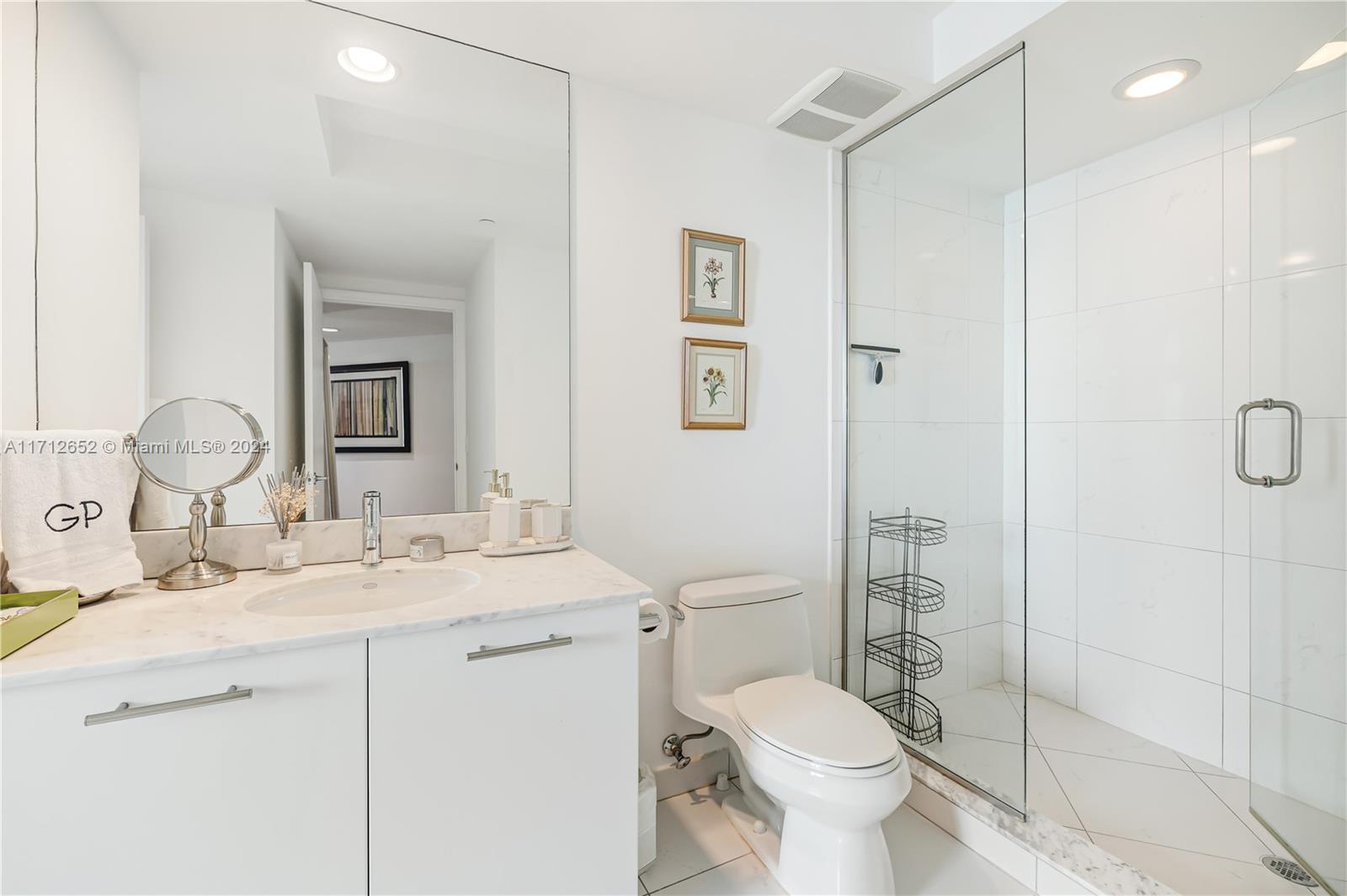 55 SE 6th St #3407, Miami FL 33131