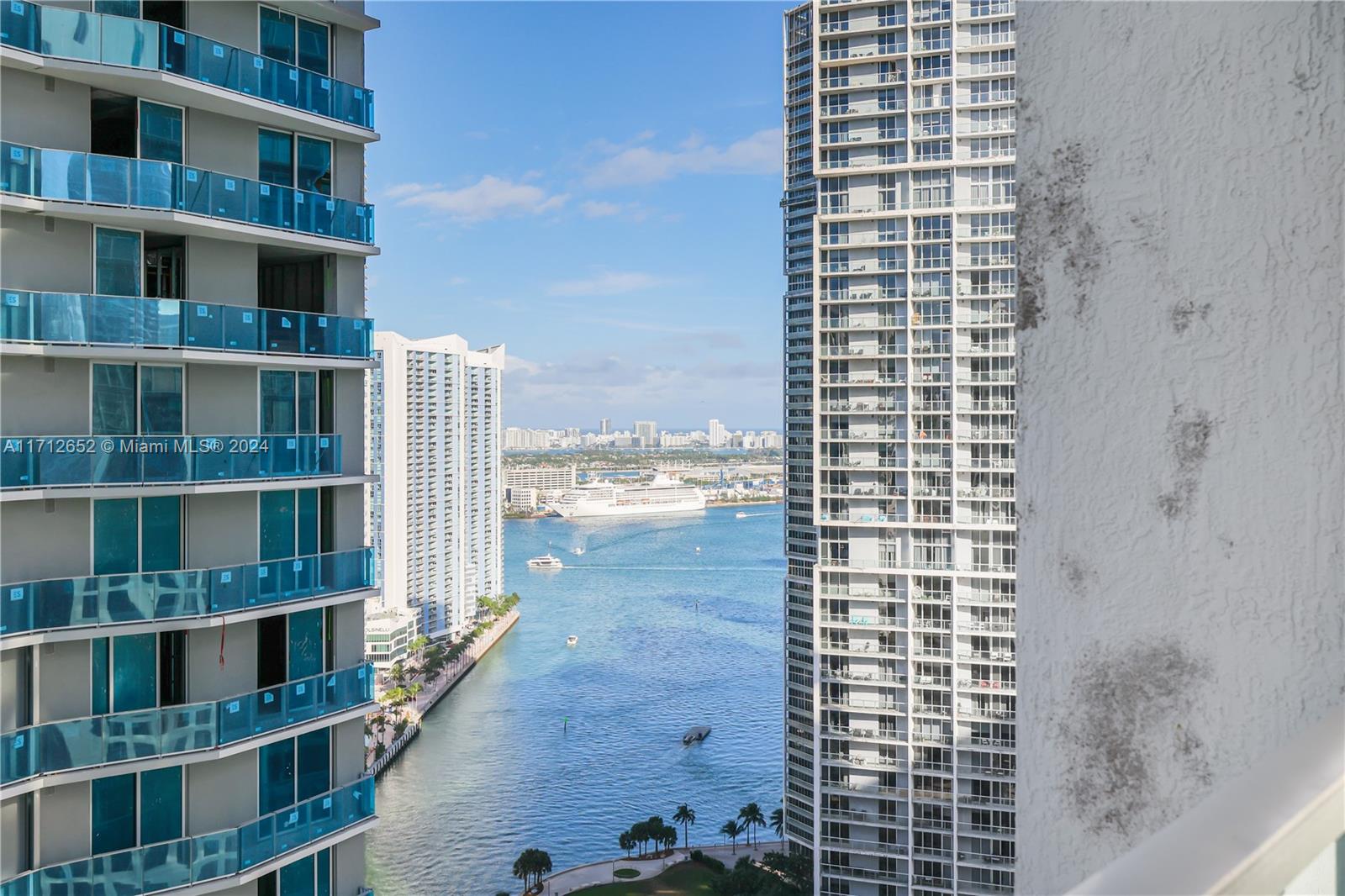 55 SE 6th St #3407, Miami FL 33131