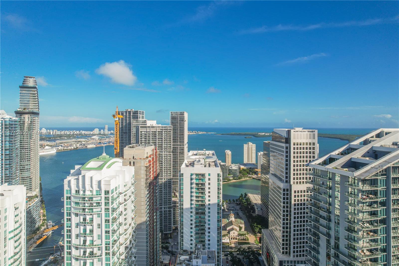 55 SE 6th St #3407, Miami FL 33131