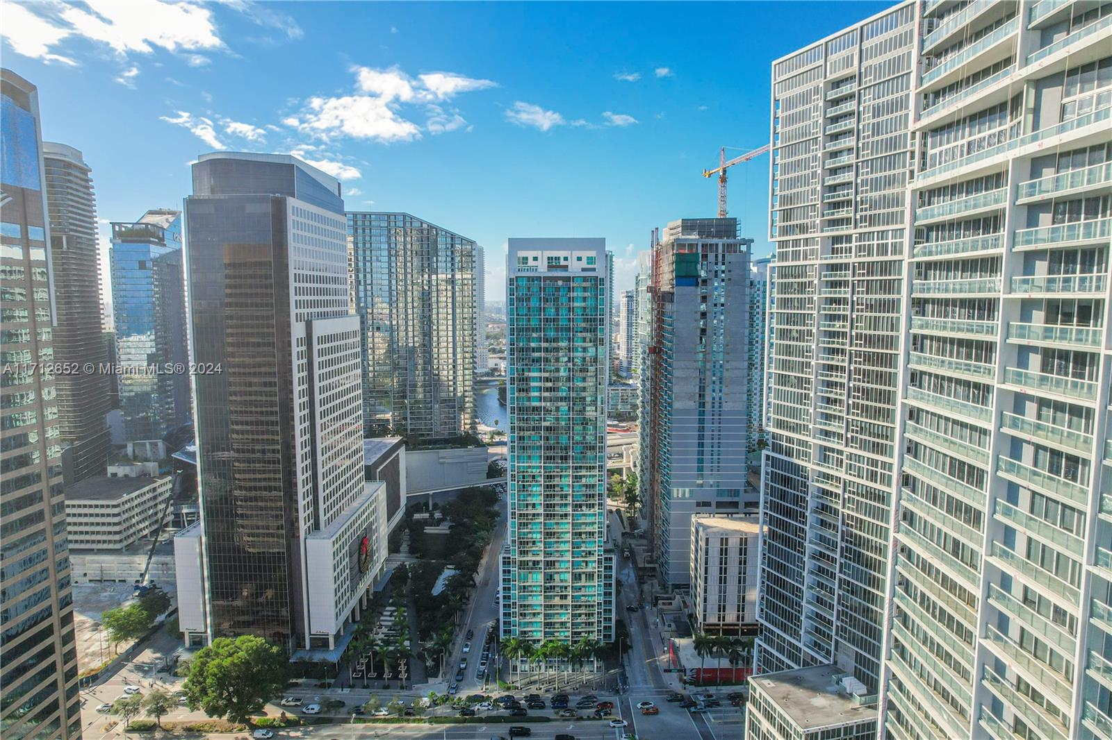 55 SE 6th St #3407, Miami FL 33131