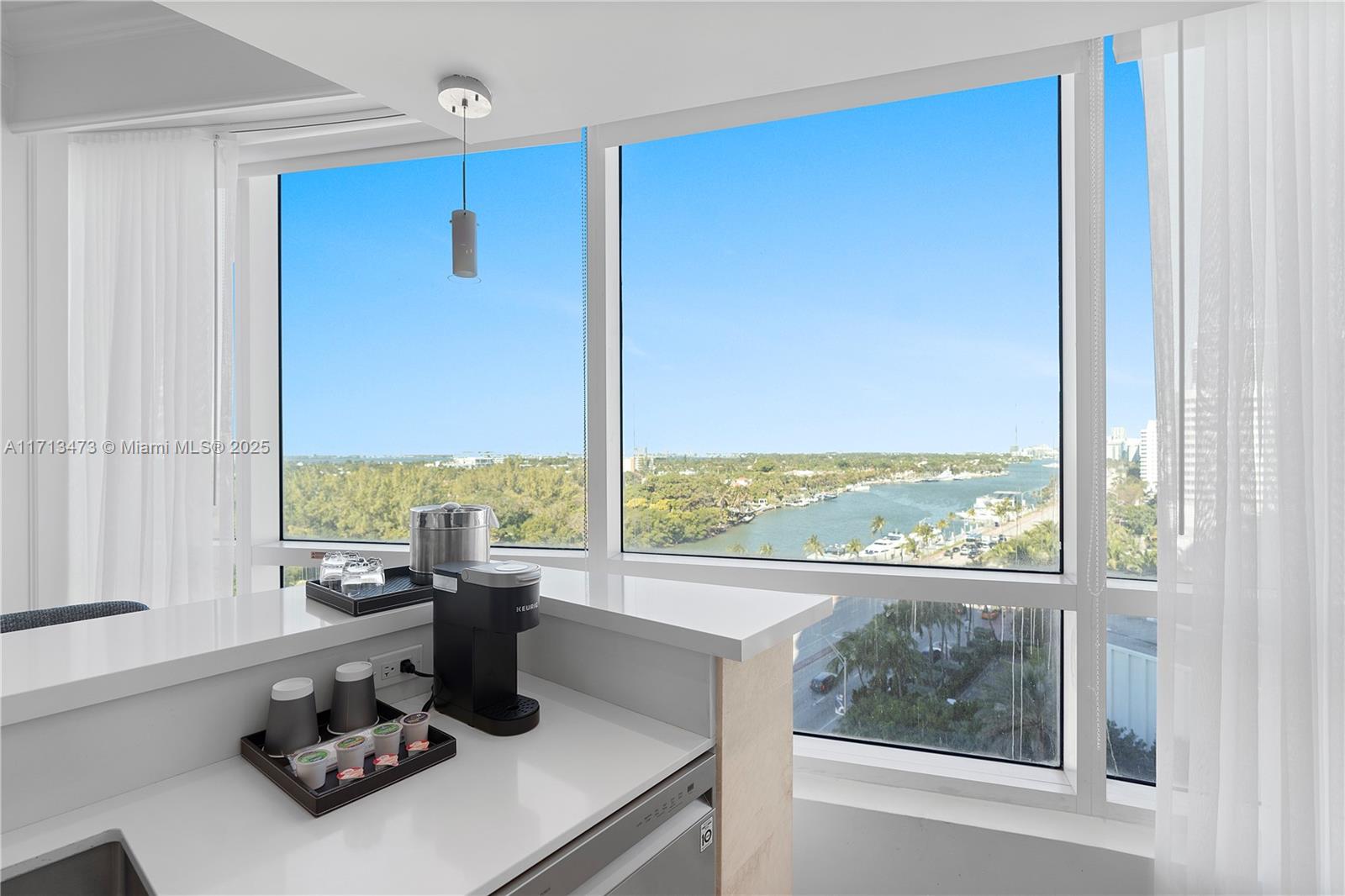 4401 Collins Ave #1015/1017, Miami Beach FL 33140