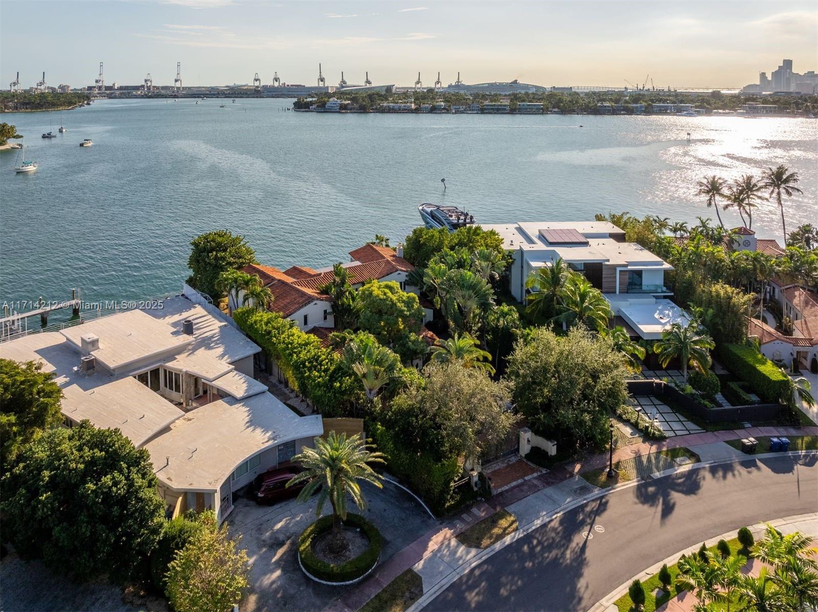 11 E Rivo Alto Dr, Miami Beach FL 33139