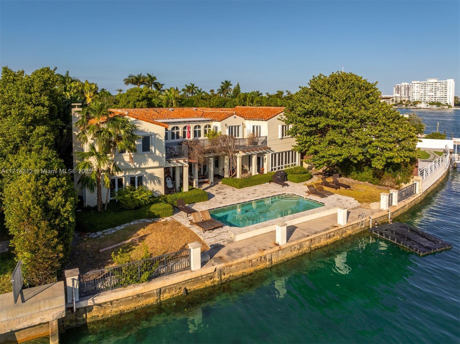 11 E Rivo Alto Dr, Miami Beach FL 33139