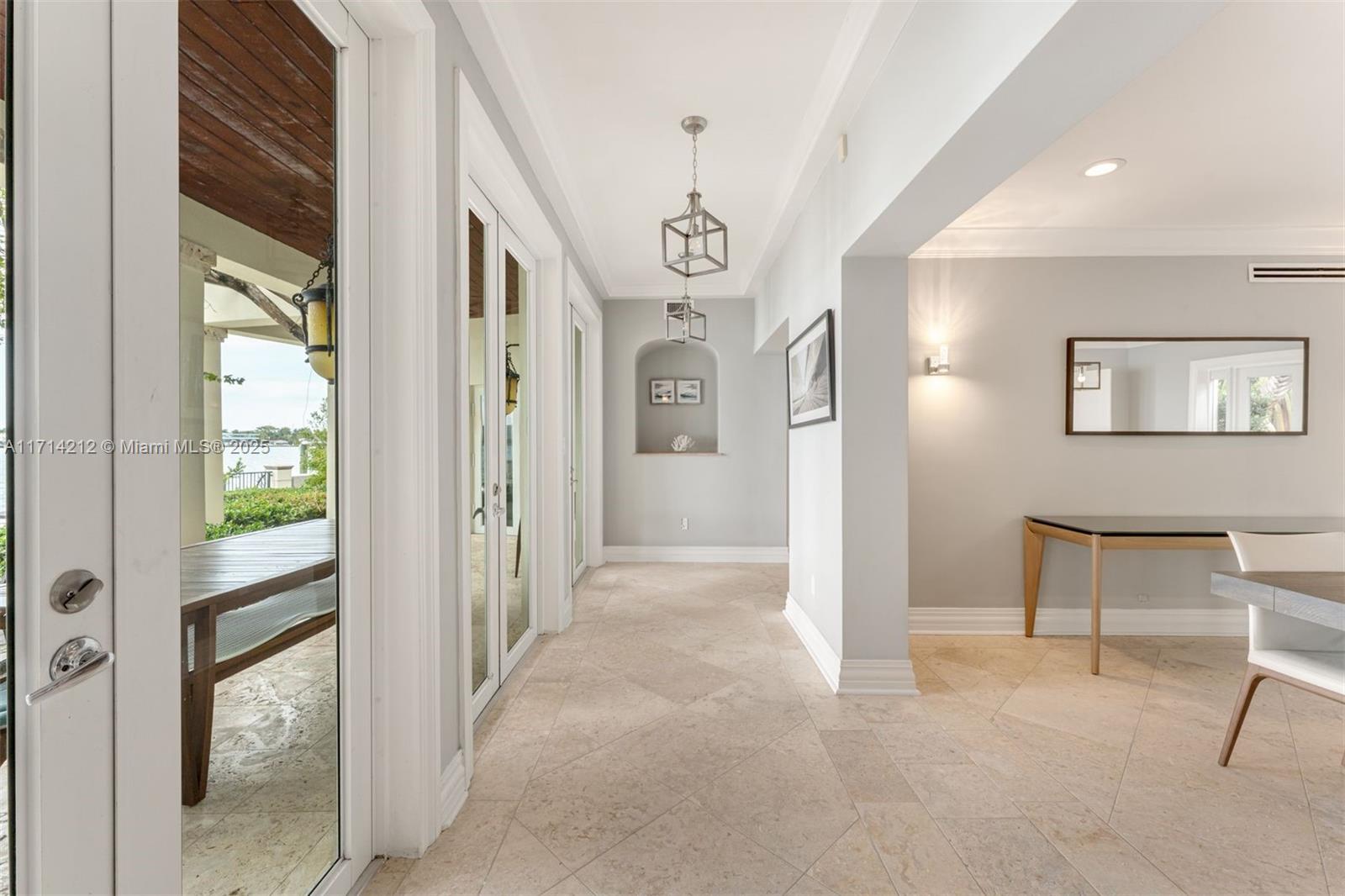 11 E Rivo Alto Dr, Miami Beach FL 33139