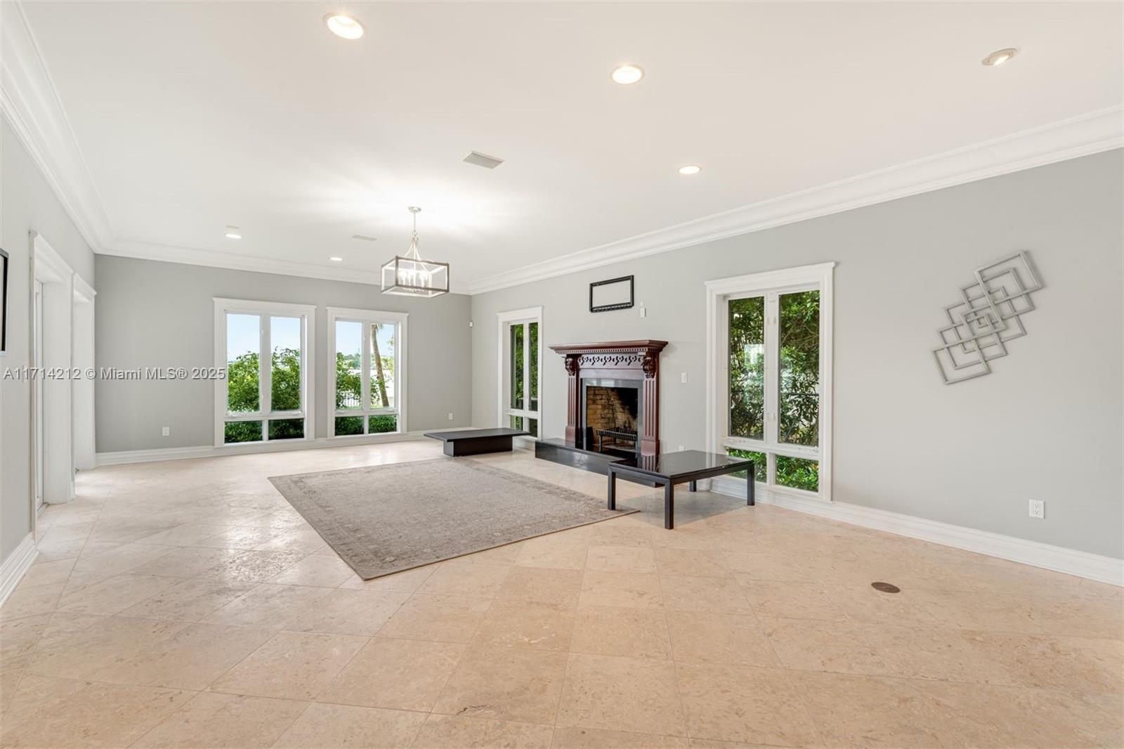 11 E Rivo Alto Dr, Miami Beach FL 33139