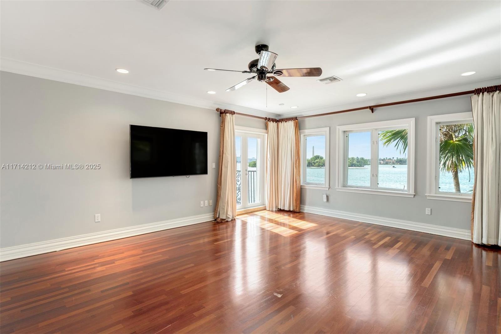 11 E Rivo Alto Dr, Miami Beach FL 33139