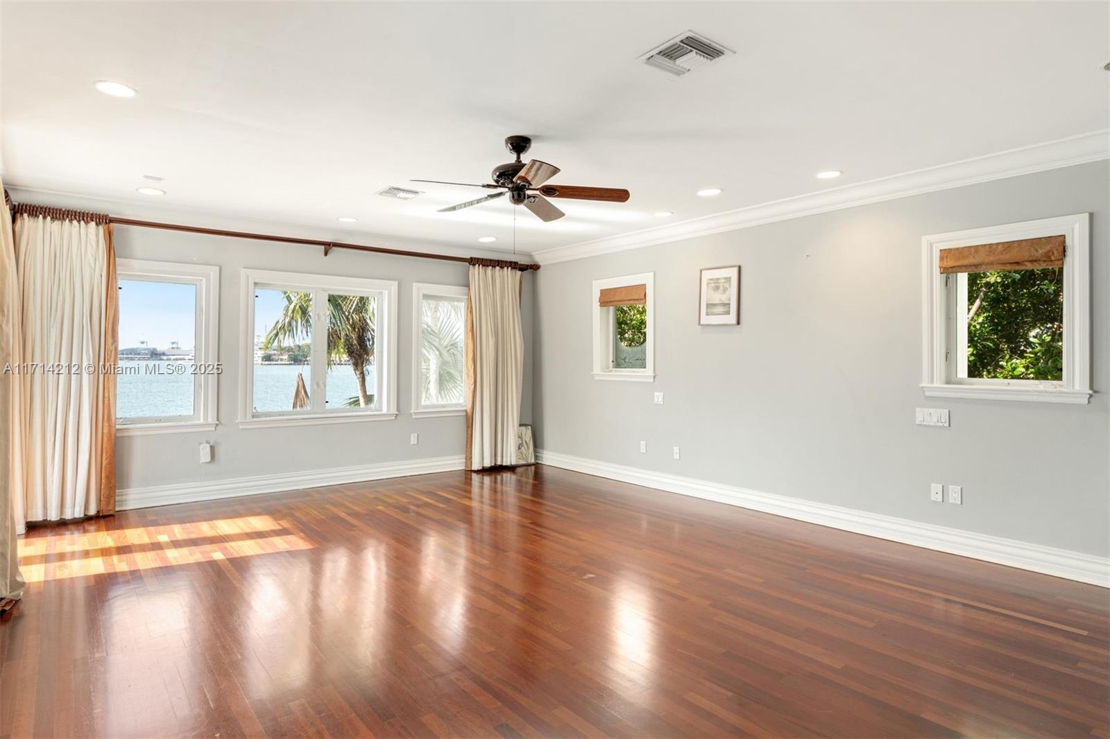 11 E Rivo Alto Dr, Miami Beach FL 33139