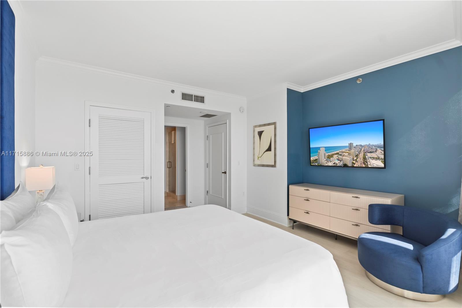 4401 Collins Ave #2104, Miami Beach FL 33140