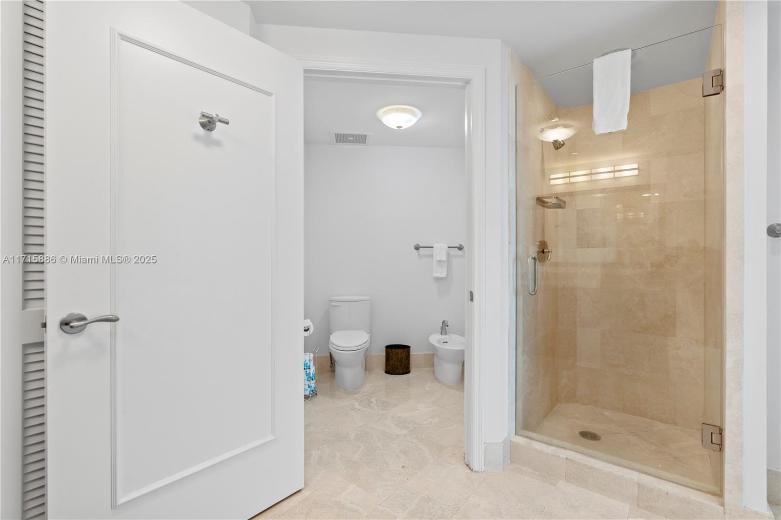 4401 Collins Ave #2104, Miami Beach FL 33140