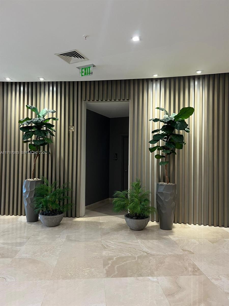 10275 Collins Ave #111, Bal Harbour FL 33154