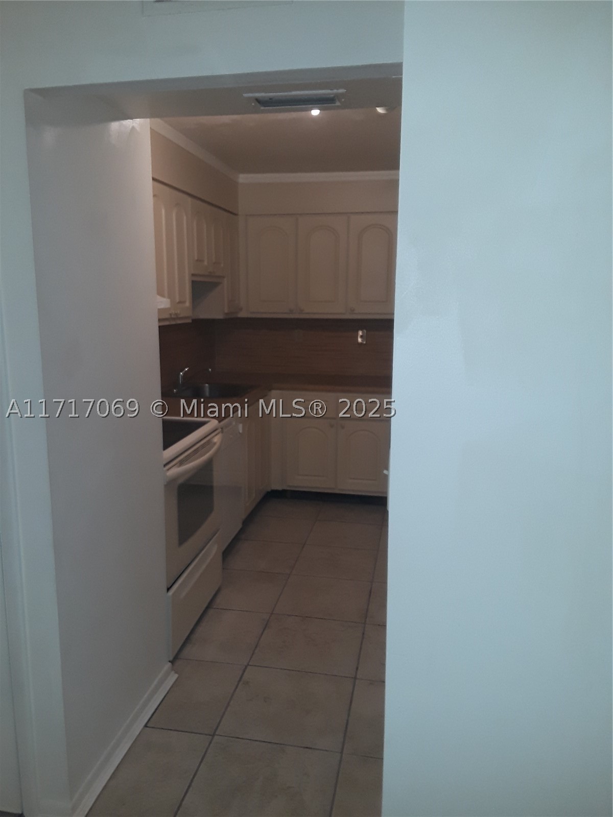 8267 SW 128th St #105, Pinecrest FL 33156