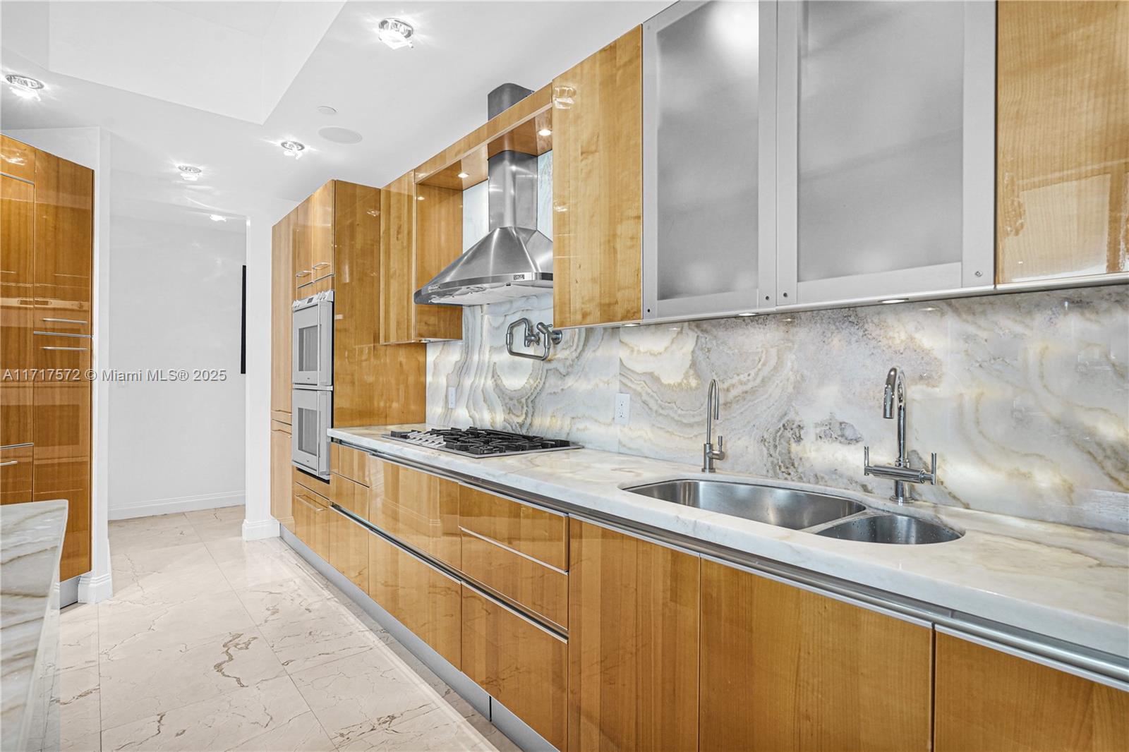 16051 Collins Ave #1004, Sunny Isles Beach FL 33160