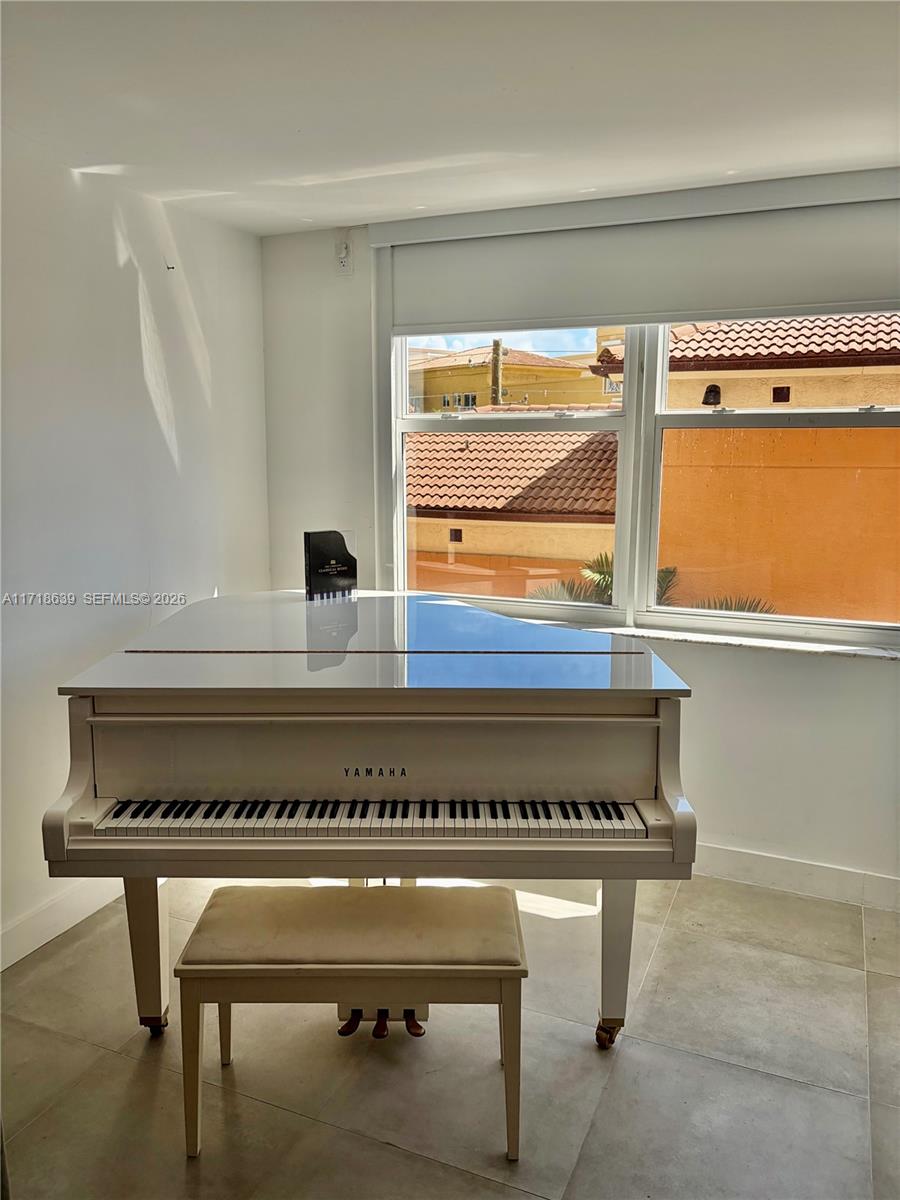 90 Alton Rd #303, Miami Beach FL 33139