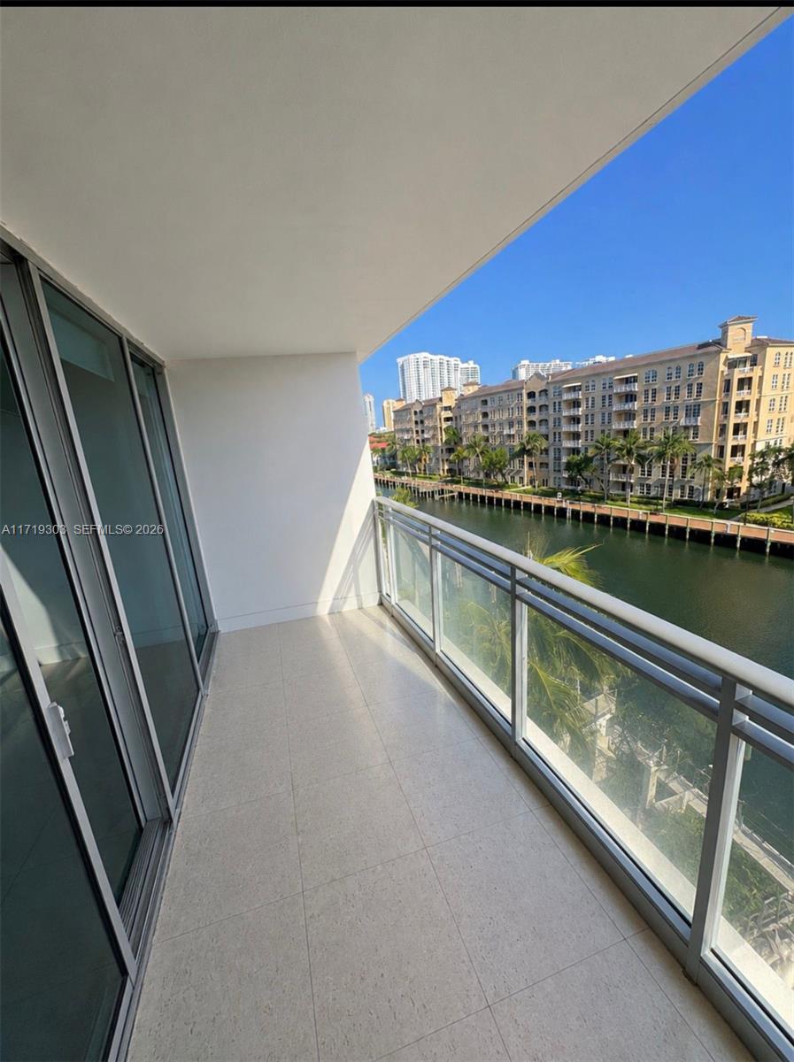 2950 NE 188th St #406, Aventura FL 33180