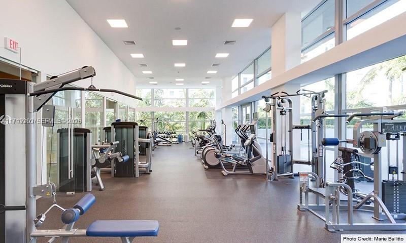 2950 NE 188th St #406, Aventura FL 33180