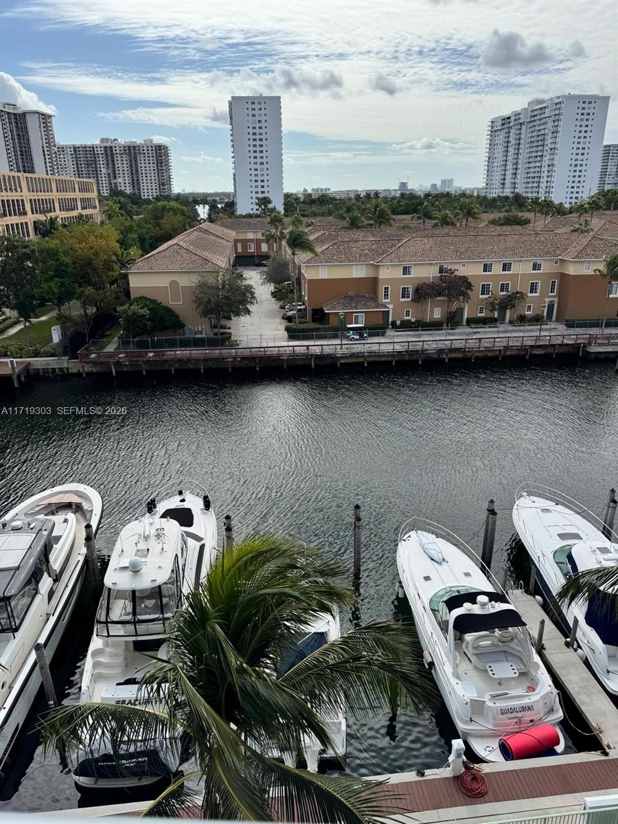 2950 NE 188th St #406, Aventura FL 33180