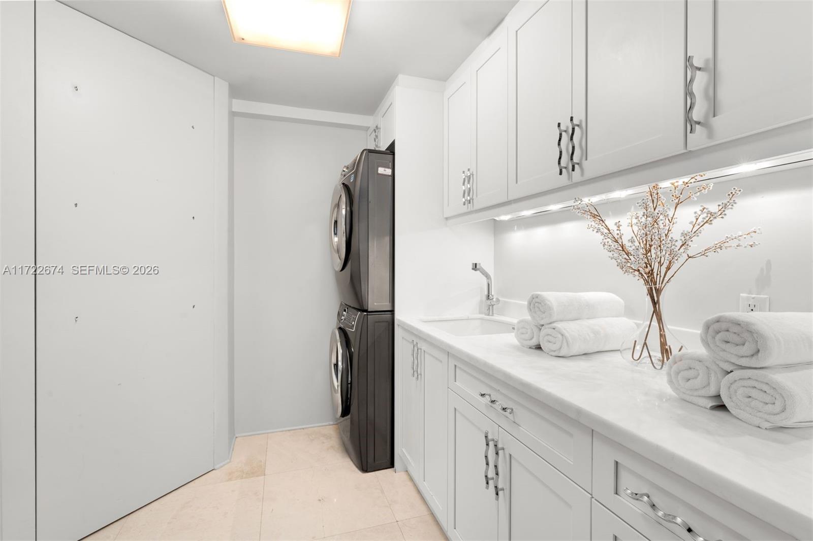 1 N Fort Lauderdale Beach Blvd #2102, Fort Lauderdale FL 33304