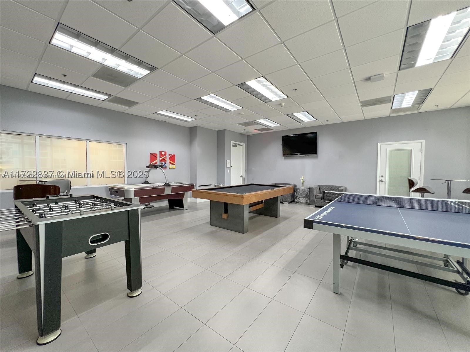 1200 Brickell Bay Dr #2007, Miami FL 33131