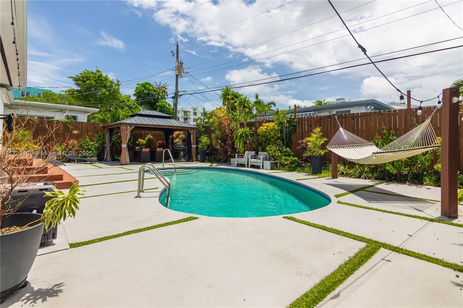 7549 Adventure Ave, North Bay Village FL 33141