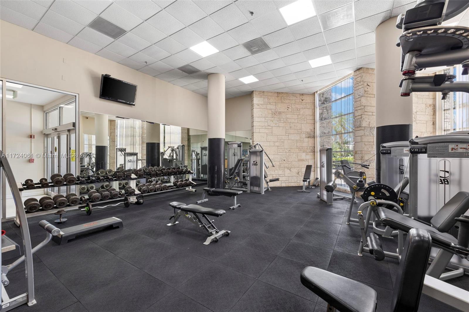 5151 Collins Ave #1722, Miami Beach FL 33140