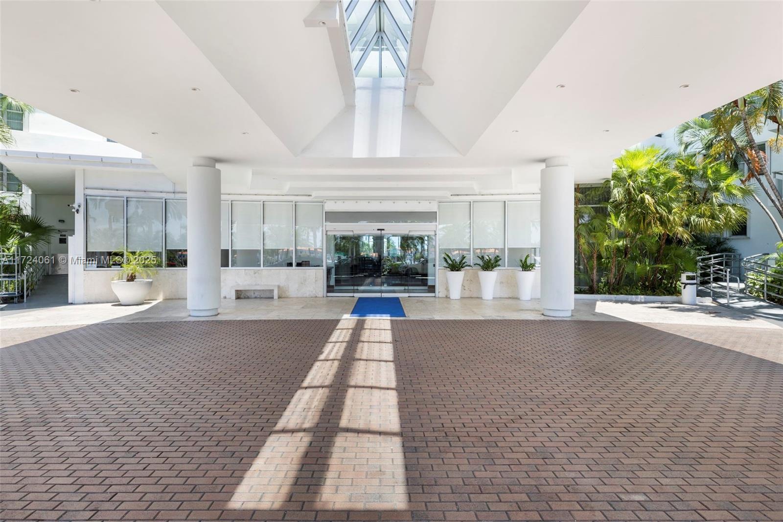5151 Collins Ave #1722, Miami Beach FL 33140