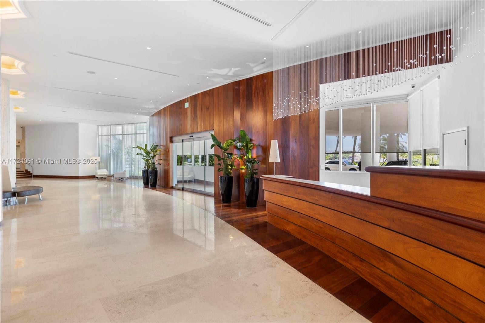 5151 Collins Ave #1722, Miami Beach FL 33140