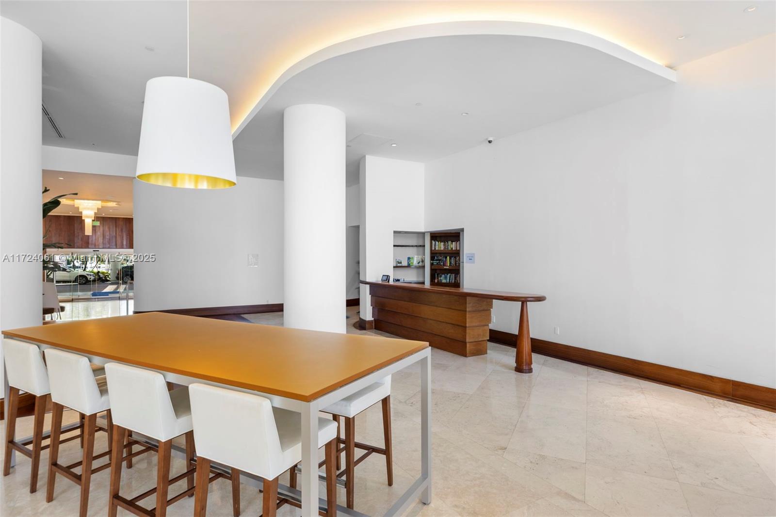 5151 Collins Ave #1722, Miami Beach FL 33140