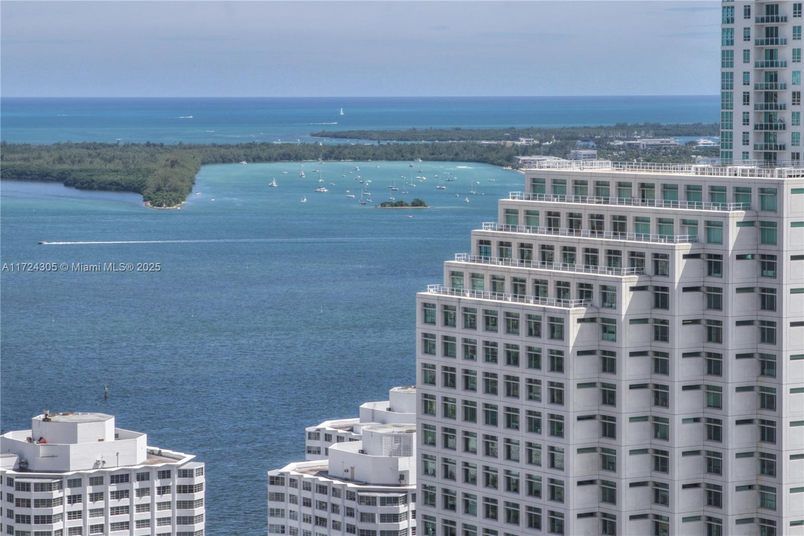 68 SE 6th St #3511, Miami FL 33131